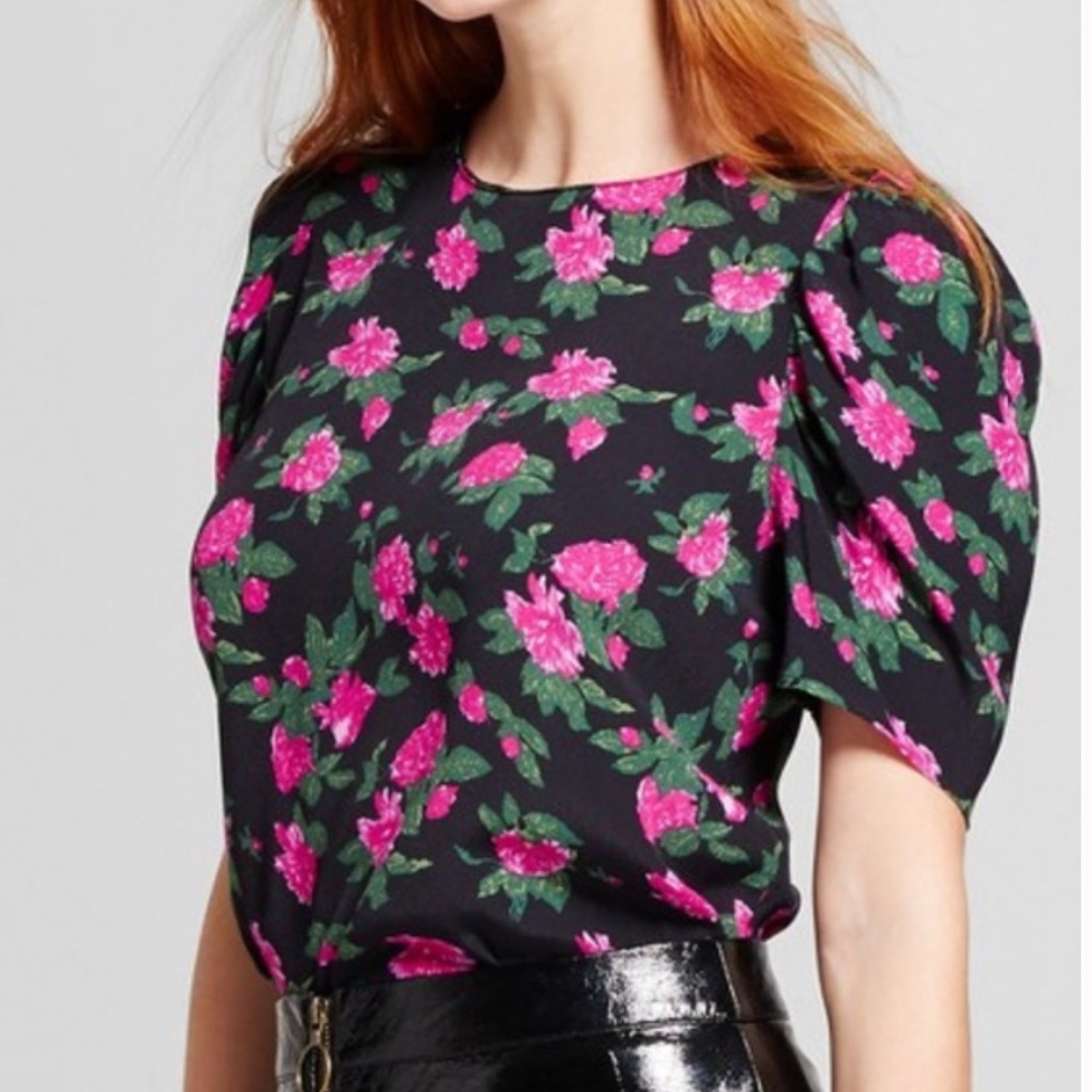 NWOT WHO WHAT WEAR FLORAL FULL SHORT SLEEVE TOP